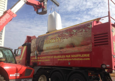 Chargement du souffleur au big bag Bois Energie Distribution